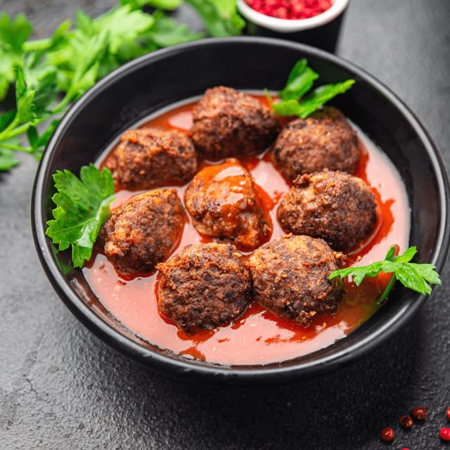 Meatballs with Tomato Sauce (3).